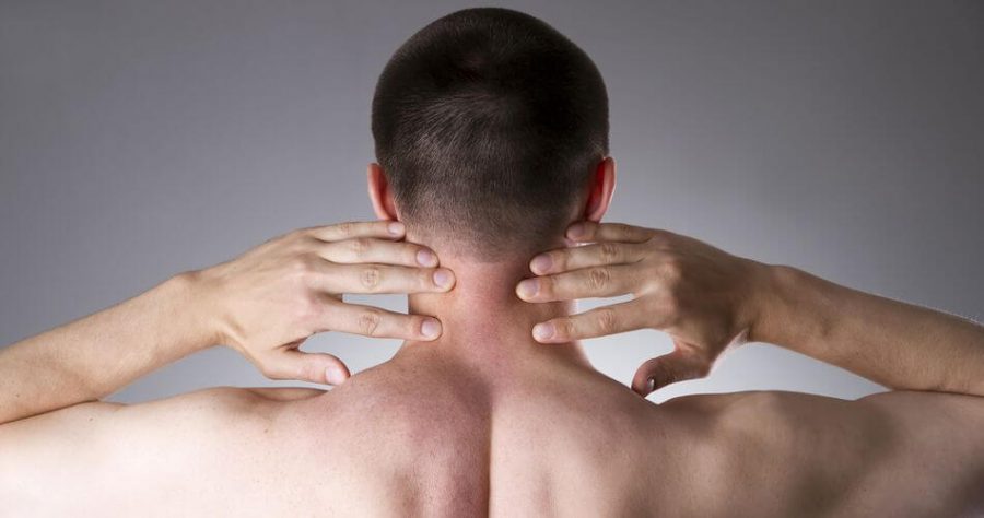 Co może oznaczać silny, kłujący, pulsujący ból z tyłu głowy?