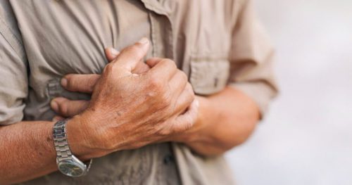 Co może oznaczać ból w klatce piersiowej przy oddychaniu? Błahy problem czy poważne schorzenie?