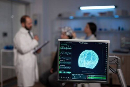 Badanie neurologiczne – jak wygląda wizyta u lekarza neurologa i na czym polega badanie?