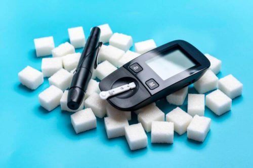 Glukoza – budowa, rola w organizmie. Jaki poziom glukozy we krwi oznacza cukrzycę i jak wygląda badanie glukozy na czczo?
