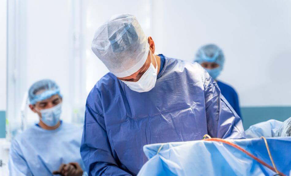 operacja zmniejszenia żołądka chirurg przy operacji