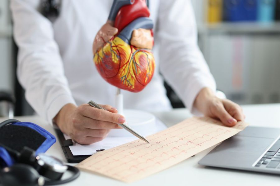 Dławica piersiowa stabilna i niestabilna – objaw choroby niedokrwiennej serca. Jak wygląda diagnostyka dusznicy bolesnej?