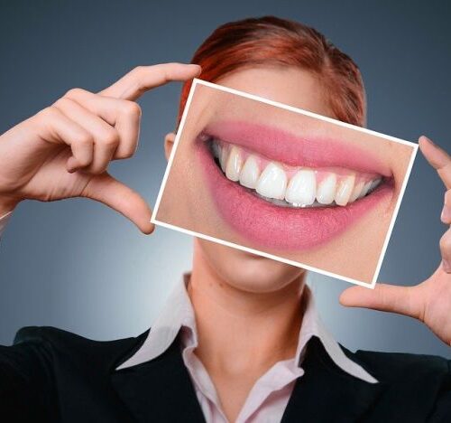 Jak dbać o zęby, żeby cieszyć się nimi jak najdłużej?
